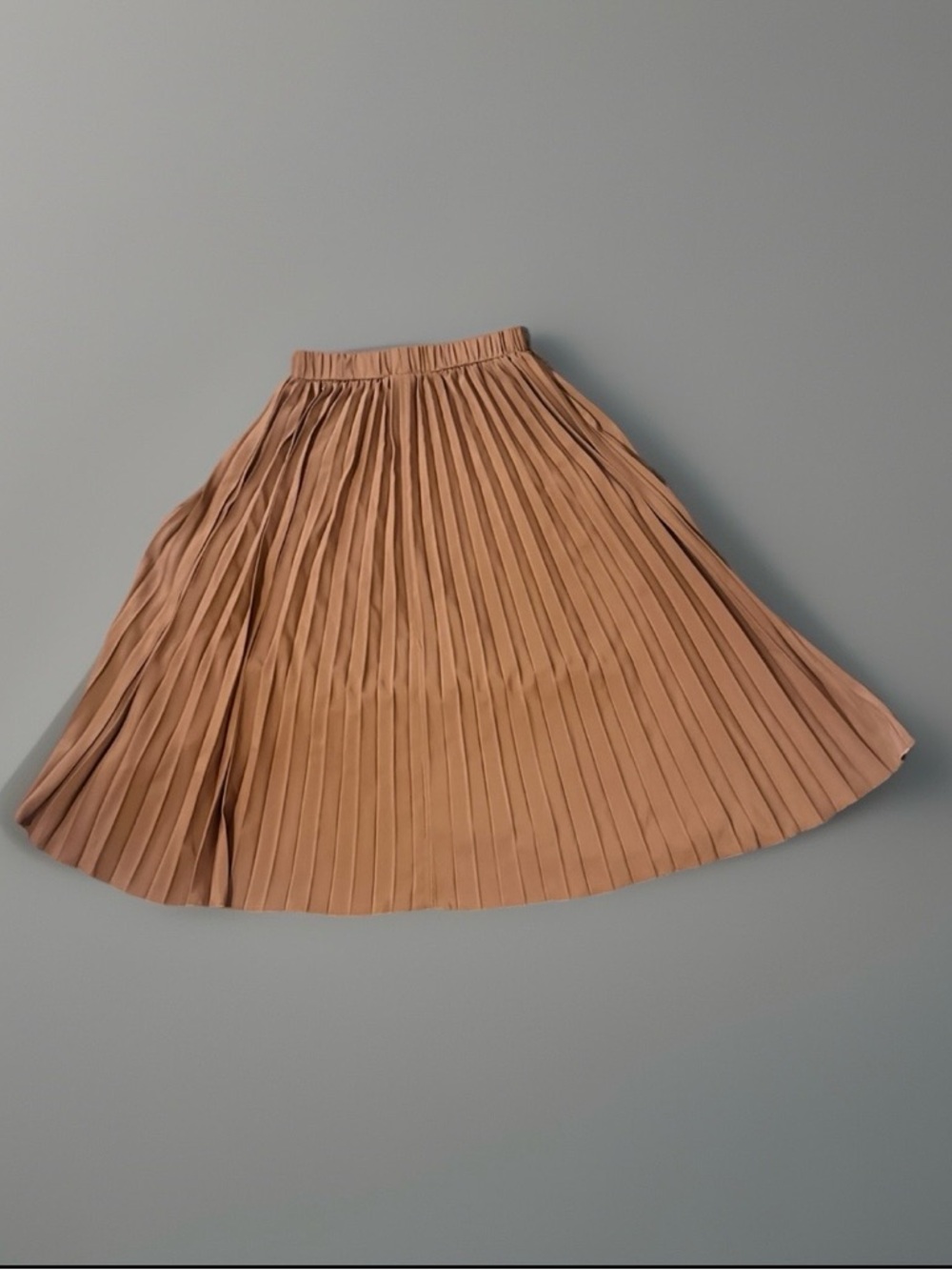 Brown Pleated Midi Skirt Flowy A-Line Elastic Waist Minimalist Workwear Chic
